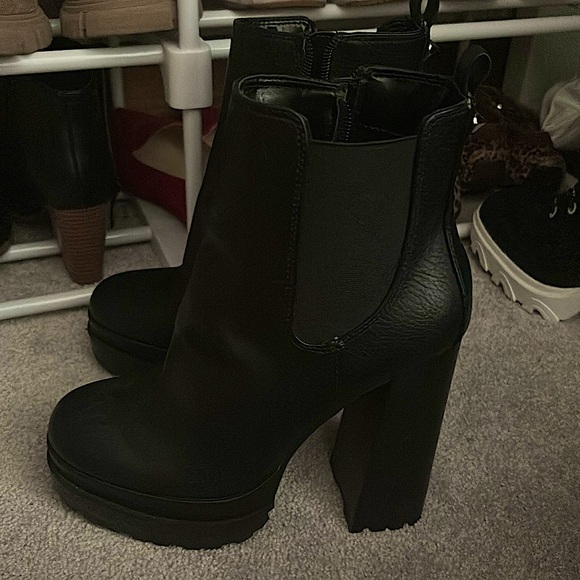 J. Lo Platform Heel Booties (NWOT) - Picture 2 of 3